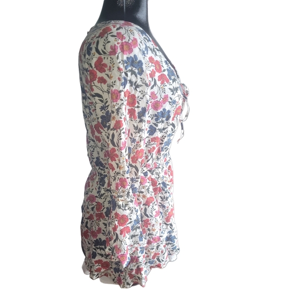 American eagle blue & red floral print Bell Sleeve short romper L - Picture 4 of 7